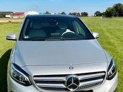 Silber Gebraucht 2014 Mercedes B200 Van / Kleinbus | 15.900 € (Etwas zu teuer)