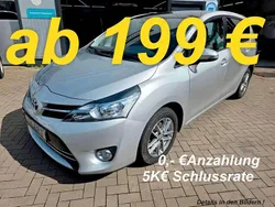 Silber Gebraucht 2016 Toyota Verso Skyview Edition Van / Kleinbus | 11.999 € (Fairer Preis)