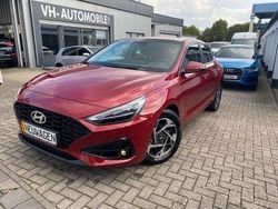 Rot Gebraucht 2024 Hyundai i30 Limousine | 20.970 € (Guter Preis)