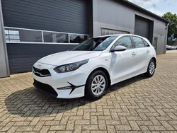 Deluxeweiß metallic Neu 2025 Kia Ceed Vision SUV | 23.750 € (Guter Preis)