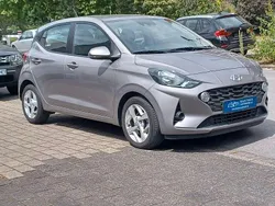 Braun Gebraucht 2023 Hyundai i10 Kleinwagen | 15.990 € (Guter Preis)