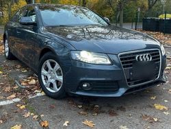 Blau Gebraucht 2009 Audi A4 Ambiente Limousine | 5.950 € (Guter Preis)