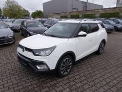 Weiß Gebraucht 2016 Ssangyong (KGM) XLV Quartz SUV | 12.500 € (Fairer Preis)
