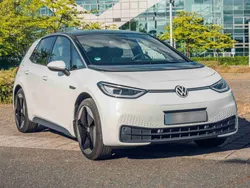 Weiß Gebraucht 2022 VW ID.3 Pro Performance Kleinwagen | 28.500 € (Teuer)