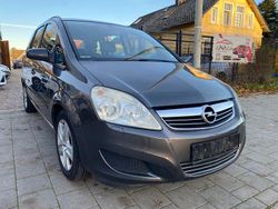 Grau Gebraucht 2009 Opel Zafira Innovation Van / Kleinbus | 3.490 € (Fairer Preis)