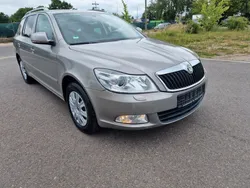 Beige Gebraucht 2010 Skoda Octavia Elegance Kombi | 4.900 € (Guter Preis)