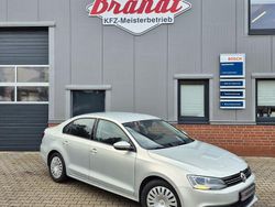 Silber Gebraucht 2013 VW Jetta Comfortline Limousine | 7.590 € (Fairer Preis)