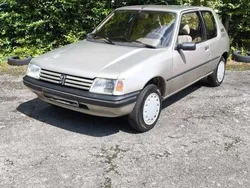 Beige Gebraucht 1992 Peugeot 205 Kleinwagen | 6.000 €