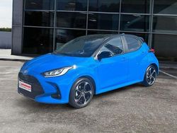 Neptune blue metallic, dach schwarz Gebraucht 2024 Toyota Yaris Hybrid Edition Limousine | 29.990 € (Teuer)