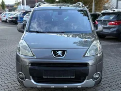 Grau Gebraucht 2010 Peugeot Partner Tepee Van / Kleinbus | 7.890 € (Etwas zu teuer)