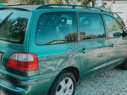Grün Gebraucht 2000 Ford Galaxy Van / Kleinbus | 1.200 € (Guter Preis)
