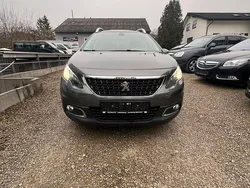 Grau Gebraucht 2019 Peugeot 2008 Signature Sky SUV | 11.950 € (Superpreis)