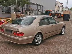 Beige Gebraucht 2000 Mercedes E220 Limousine | 3.399 € (Teuer)