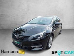 Onyx schwarz (metallic) Gebraucht 2021 Opel Astra Elegance Kombi | 14.880 € (Fairer Preis)
