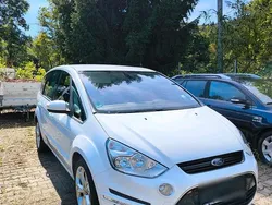 Weiß Gebraucht 2013 Ford S-MAX Van / Kleinbus | 3.500 €