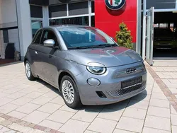 Colore esterno (mineral grau) Gebraucht 2023 Fiat 500e Action Kleinwagen | 13.900 € (Superpreis)
