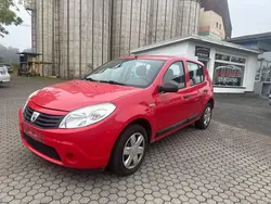 Rot Gebraucht 2009 Dacia Sandero Ambiance Kleinwagen | 2.590 € (Etwas zu teuer)