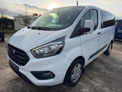 Weiß Gebraucht 2018 Ford Transit Trend Van / Kleinbus | 17.950 € (Fairer Preis)