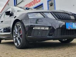Schwarz metallic Gebraucht 2018 Skoda Octavia RS Kombi | 28.350 €
