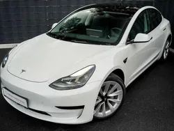 Weiß Gebraucht 2022 Tesla Model 3 RWD Limousine | 27.899 € (Fairer Preis)