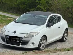 Weiß Gebraucht 2010 Renault Mégane Coupé Coupé | 7.500 €