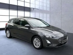 Grau Gebraucht 2021 Ford Focus Titanium Limousine | 22.950 € (Etwas zu teuer)