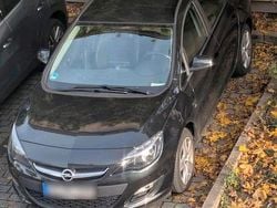 Schwarz Gebraucht 2014 Opel Astra Kombi | 6.600 € (Fairer Preis)