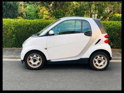 Weiß Gebraucht 2012 Smart ForTwo Coupé Pure Coupé | 3.900 € (Fairer Preis)