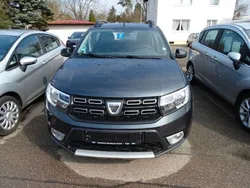 Grau Gebraucht 2018 Dacia Sandero Kleinwagen | 10.940 € (Teuer)