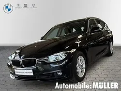 Schwarz Gebraucht 2018 BMW 318 Advantage Kombi | 18.390 € (Fairer Preis)