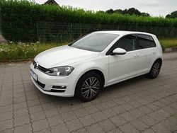 Weiß Gebraucht 2016 VW Golf VII Allstar Limousine | 9.990 € (Fairer Preis)