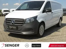 Weiß Gebraucht 2024 Mercedes Vito Van / Kleinbus | 37.783 € (Etwas zu teuer)