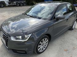 Grau Gebraucht 2016 Audi A1 Sportback Kleinwagen | 9.990 € (Fairer Preis)