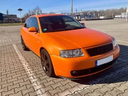 Orange Gebraucht 2000 Audi A3 Ambition Limousine | 1.900 €