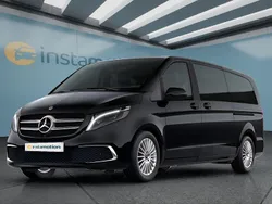 Schwarz Gebraucht 2023 Mercedes V300 Van / Kleinbus | 62.549 € (Fairer Preis)