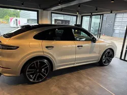 Beige Gebraucht 2020 Porsche Cayenne Turbo SUV | 91.500 € (Teuer)