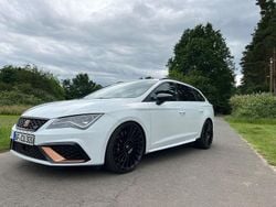 Weiß Gebraucht 2019 Cupra Leon Kombi | 21.900 € (Guter Preis)