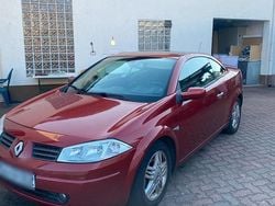 Rot Gebraucht 2005 Renault Mégane Cabriolet Cabrio | 2.000 €