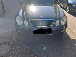 Schwarz Gebraucht 2003 Mercedes E200 Limousine | 3.990 € (Fairer Preis)