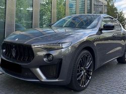 Grau Gebraucht 2020 Maserati Levante SUV | 57.999 €