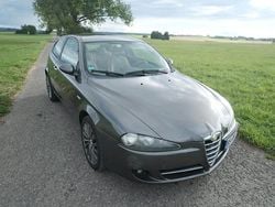 Grau Gebraucht 2007 Alfa Romeo 147 Kleinwagen | 849 € (Guter Preis)