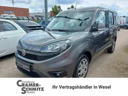 Grau Gebraucht 2021 Fiat Doblò S Van / Kleinbus | 16.490 € (Teuer)