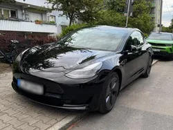 Schwarz Gebraucht 2021 Tesla Model 3 Standard Range Plus Limousine | 27.950 € (Fairer Preis)