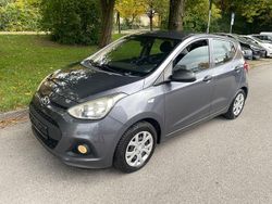 Grau Gebraucht 2014 Hyundai i10 Classic Kleinwagen | 5.500 € (Fairer Preis)