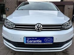 Weiß Gebraucht 2019 VW Touran IQ Drive Van / Kleinbus | 18.500 € (Fairer Preis)