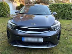 Grau Gebraucht 2020 Kia Stonic SUV | 12.500 €