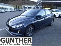 Grau Gebraucht 2024 Hyundai i20 Trend Limousine | 22.750 € (Etwas zu teuer)