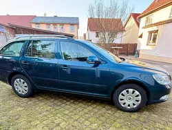 Blau Gebraucht 2012 Skoda Octavia Elegance Kombi | 6.600 € (Guter Preis)