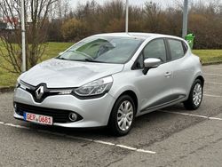 Grau Gebraucht 2015 Renault Clio IV Dynamique Limousine | 7.490 € (Fairer Preis)