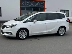 Weiß Gebraucht 2018 Opel Zafira Tourer Van / Kleinbus | 12.999 € (Fairer Preis)